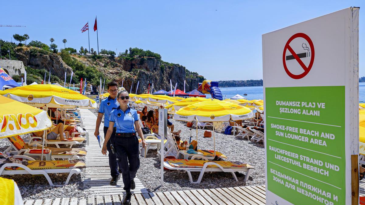 Büyükşehir zabıtasından 'Dumansız plaj' uygulaması denetimi