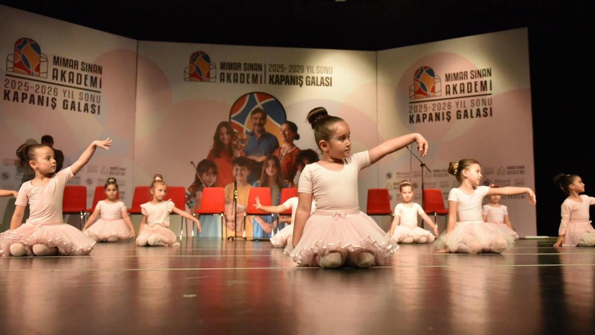 Mimar Sinan Akademi'den yılsonu kapanış galası