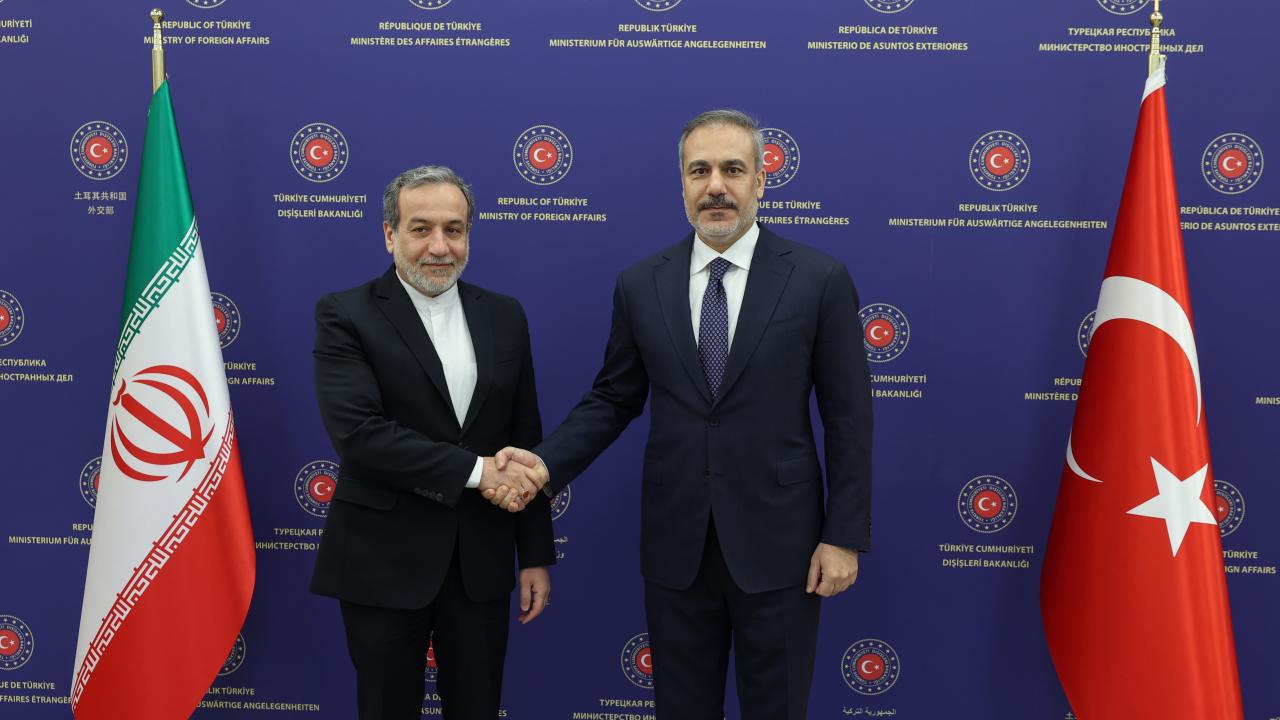 Bakan Fidan, Arakçi ile görüştü