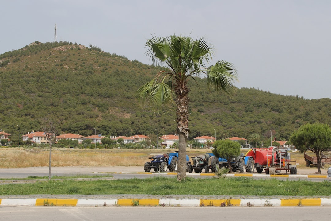Balıkesir'de iki otomobilin çarpışması sonucu 7 kişi yaralandı