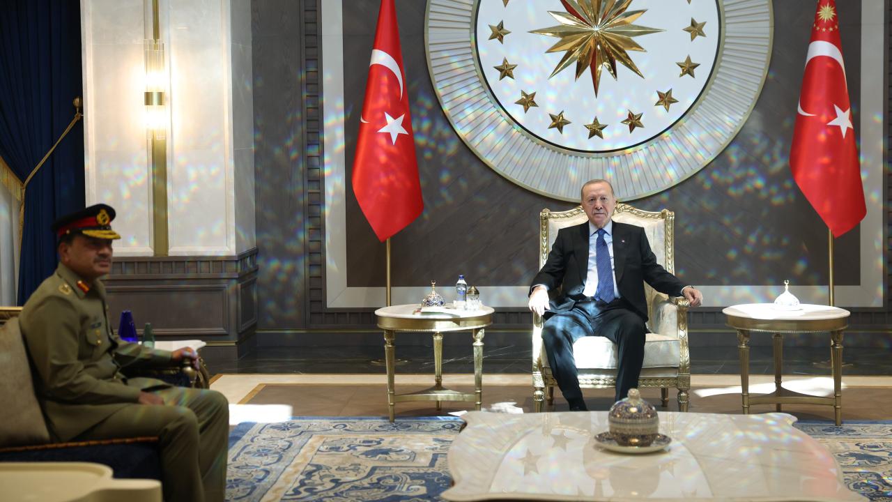 Cumhurbaşkanı Erdoğan, Pakistan Savunma Kuvvetleri Komutanı'nı kabul etti