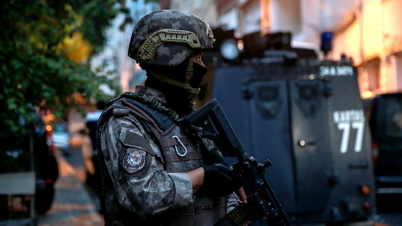 İstanbul'da silahlı saldırı hazırlığındaki 7 şüpheli yakalandı