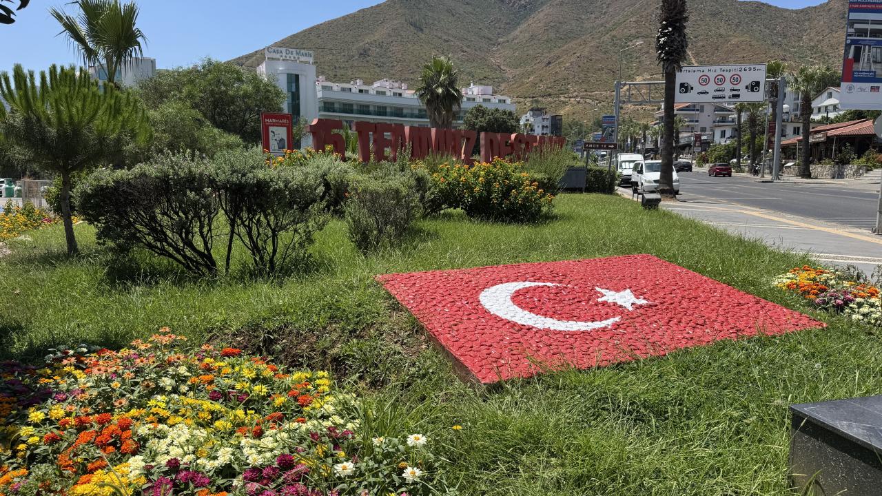 Marmaris'te hain darbecilerin saldırdığı oteldeki izler muhafaza ediliyor