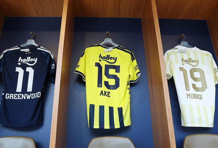 Fenerbahçe, yeni yıldızlarının formasını satışa çıkardı