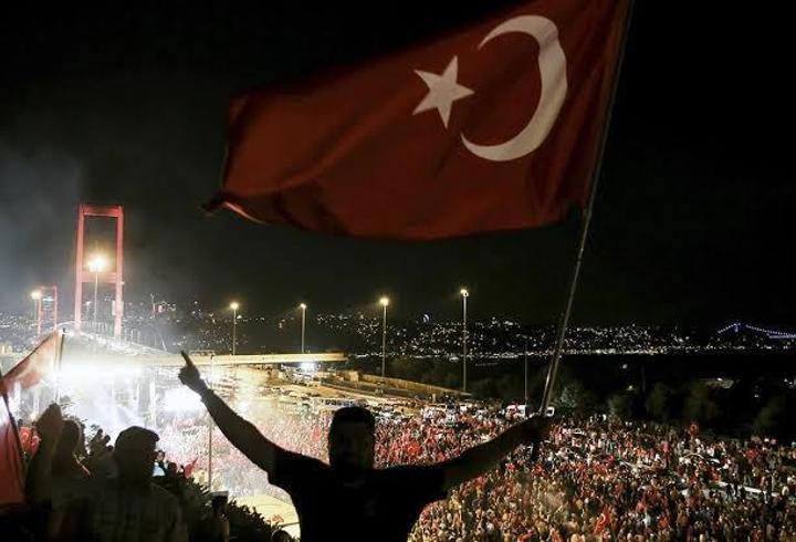 16 TEMMUZ TATİL Mİ? Perşembe Günü Mesai Var Mı? 16 Temmuz'da Bankalar, Noterler ve Hastaneler Açık Mı?