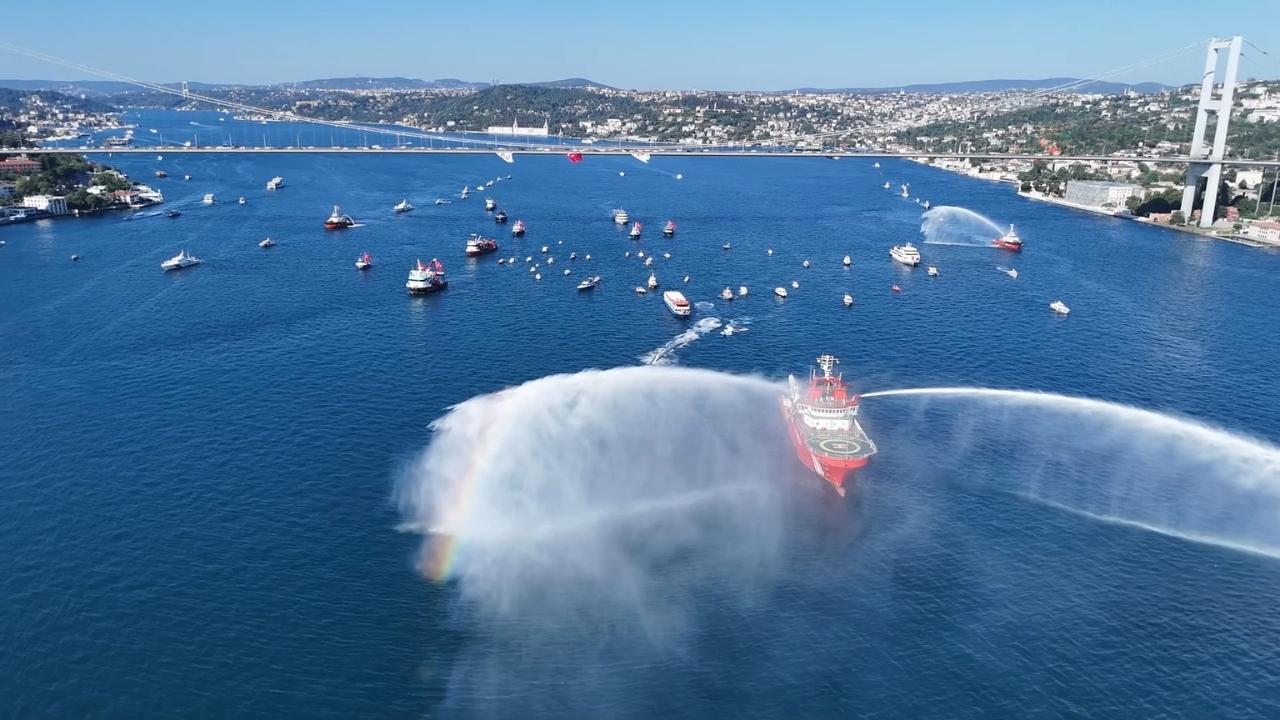 Boğaz'da 15 Temmuz şehitleri anısına 253 gemilik deniz korteji