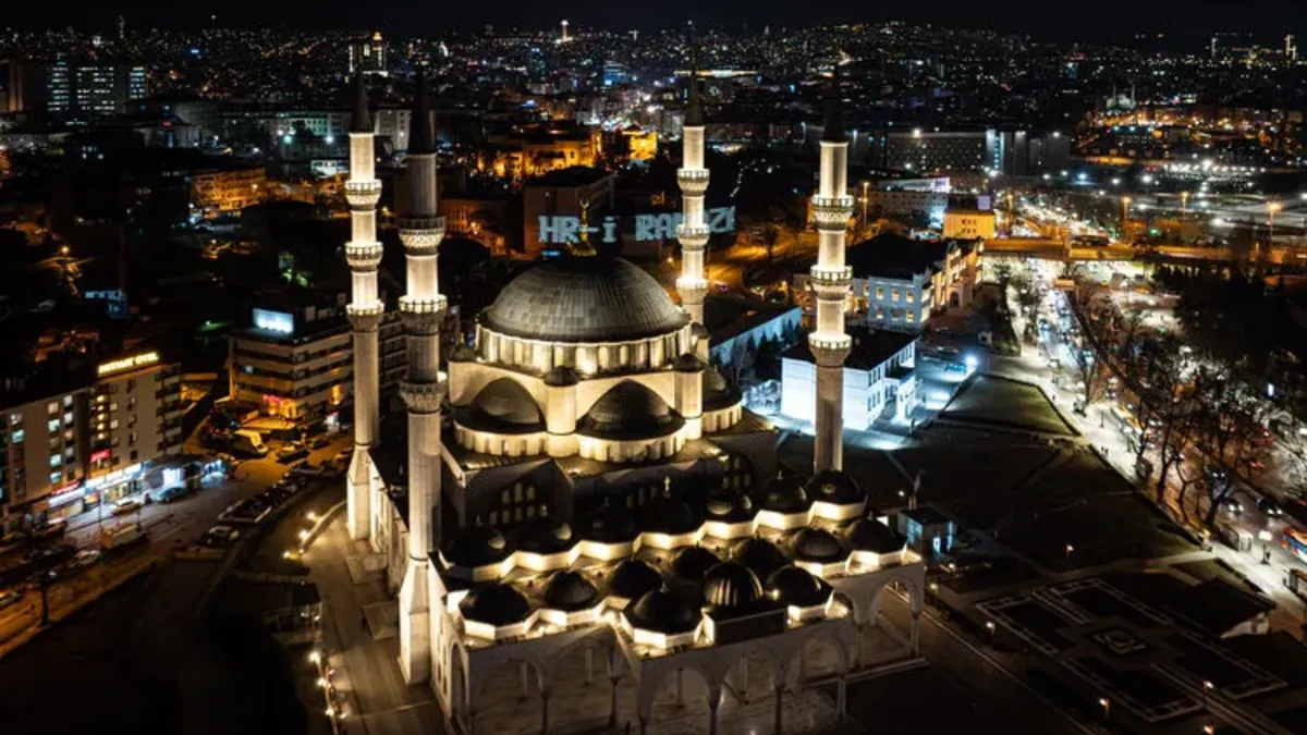 90 bin camiden sela sesleri yükseldi! Başkan Erdoğan: Tüm şehitlerimizin ruhu şad olsun