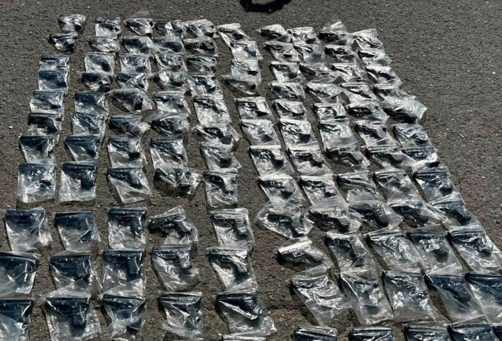 İstanbul'da yolcu otobüsünde 120 silah ele geçirildi