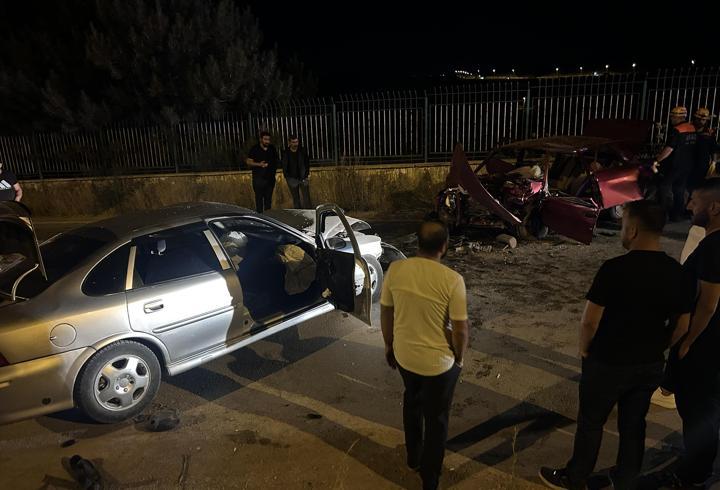 Sivas'ta iki otomobil çarpıştı: 6 yaralı