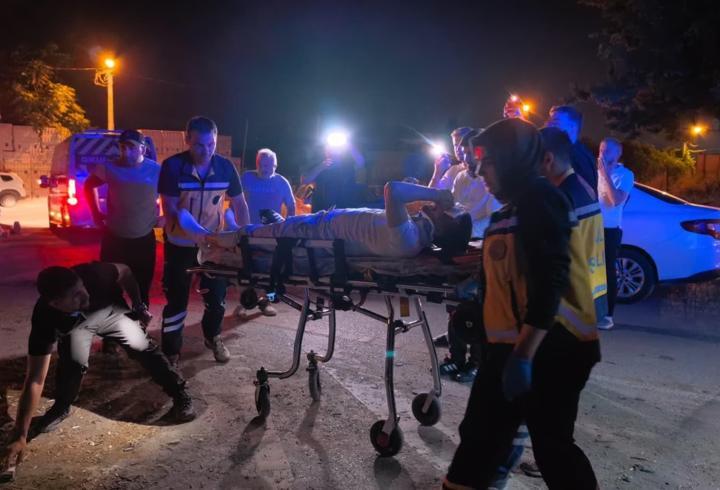 Bursa'da trafik levhasına çarpan motosikletin sürücüsü ağır yaralandı