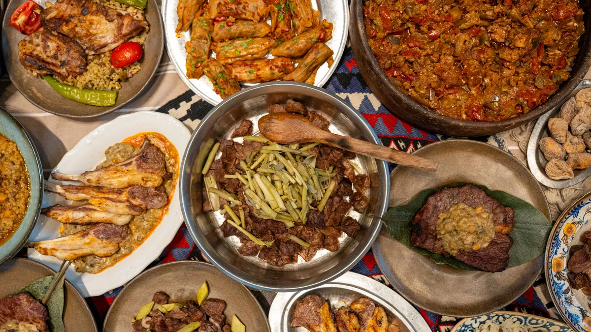 Van'ın gastronomi mirası lezzet noktalarında tanıtılıyor: Kahvaltı, otlu peynir, inci kefali ve daha fazlası