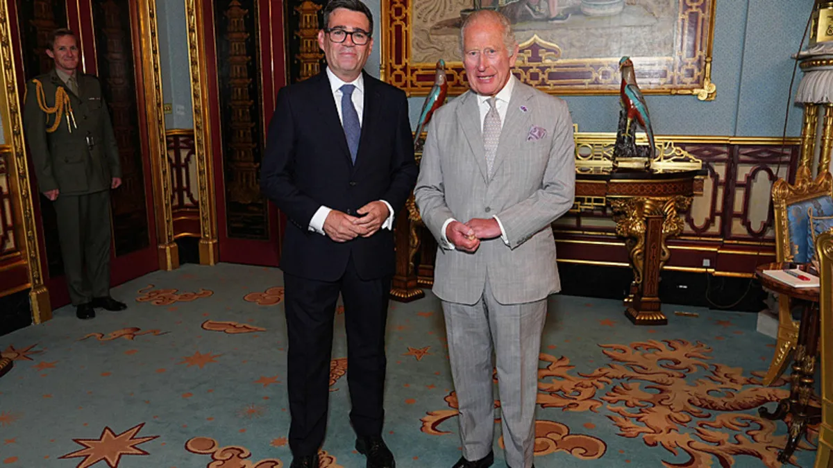 SON DAKİKA| İngiltere’de yeni dönem resmen başladı: Andy Burnham Başbakan oldu