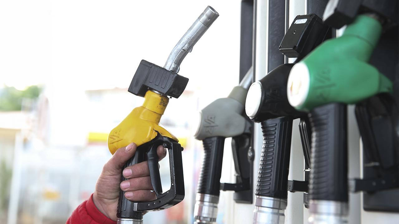 ABD'de ortalama benzin fiyatı, Orta Doğu'daki gerilimle yeniden 4 dolara çıktı