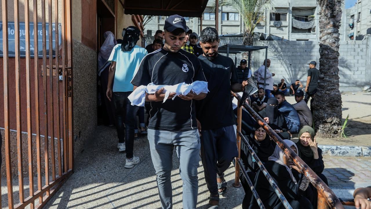 Soykırımcı İsrail'in Gazze'ye saldırılarında 7 Filistinli hayatını kaybetti