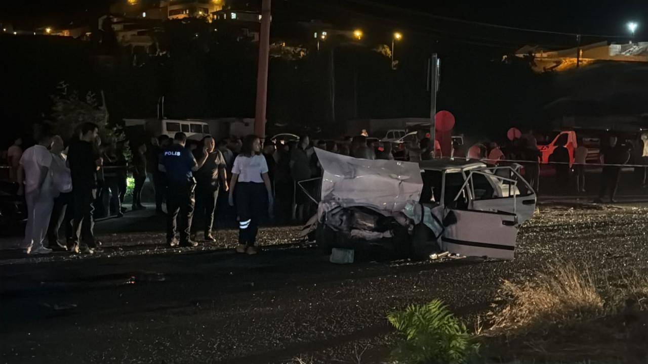 Adana'da trafik ışıklarında araca çarpan otomobilin sürücüsü öldü