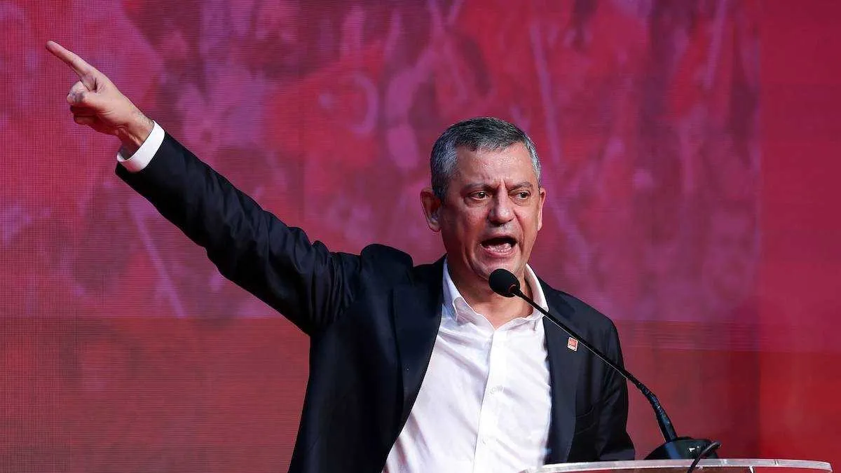 SON DAKİKA… Özgür Özel'den CHP kürsüsünde istifa mesajı: Her son bir başlangıçtır!