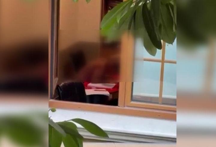 Rehabilitasyon merkezinde skandal: Öğretmen şiddetini veli görüntüledi!