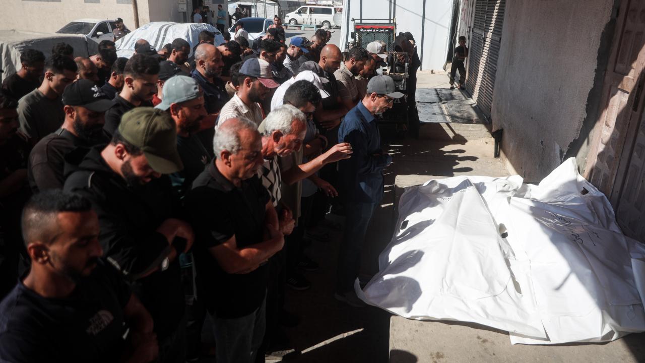Katil İsrail'in Gazze'ye sabahtan bu yana düzenlediği saldırılarda can kaybı 12'ye çıktı