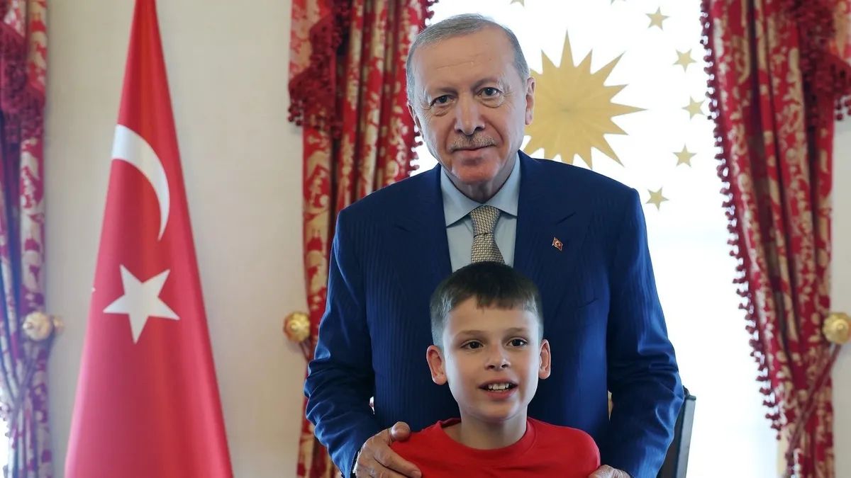 Başkan Erdoğan, minik kahraman Joshua Harris'i kabul etti!