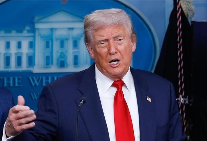 Trump: İran ağır darbeler alıyor, masaya oturmak istiyor