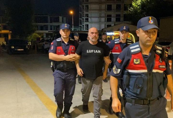 Bursa’daki uyuşturucu operasyonunda yönetmen Ezel Akay ve kardeşi gözaltına alındı