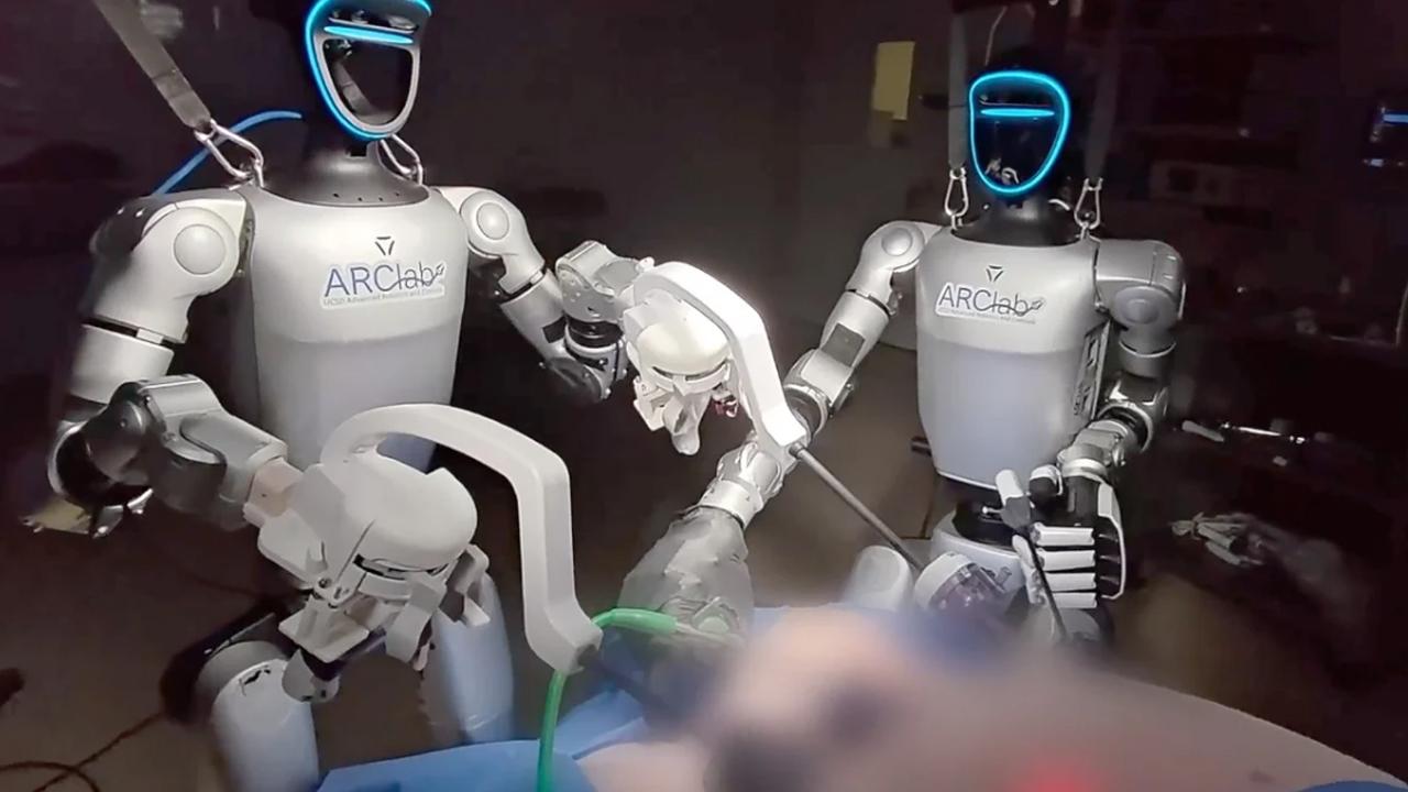 Tarihte ilk kez insansı robotlar canlı hayvanlar üzerinde ameliyat gerçekleştirdi