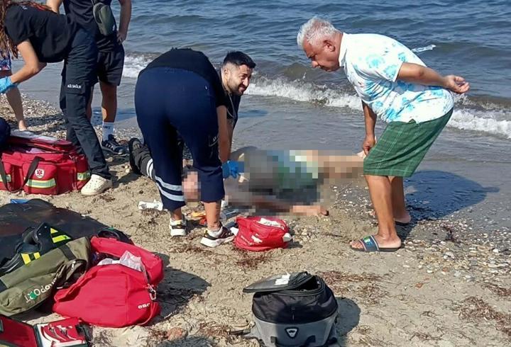 Serinlemek için girdiği denizde öldü
