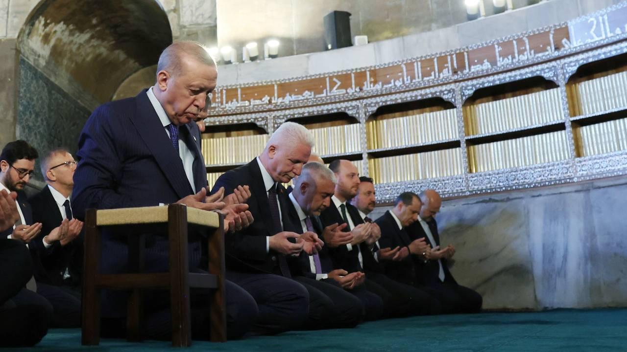 Cumhurbaşkanı Erdoğan: Ayasofyanın dirilişi mübarek olsun