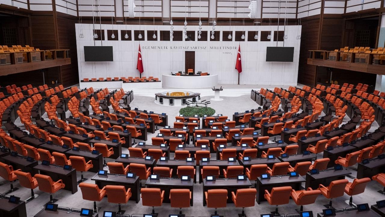 TBMM'de sandalye dağılımı değişti