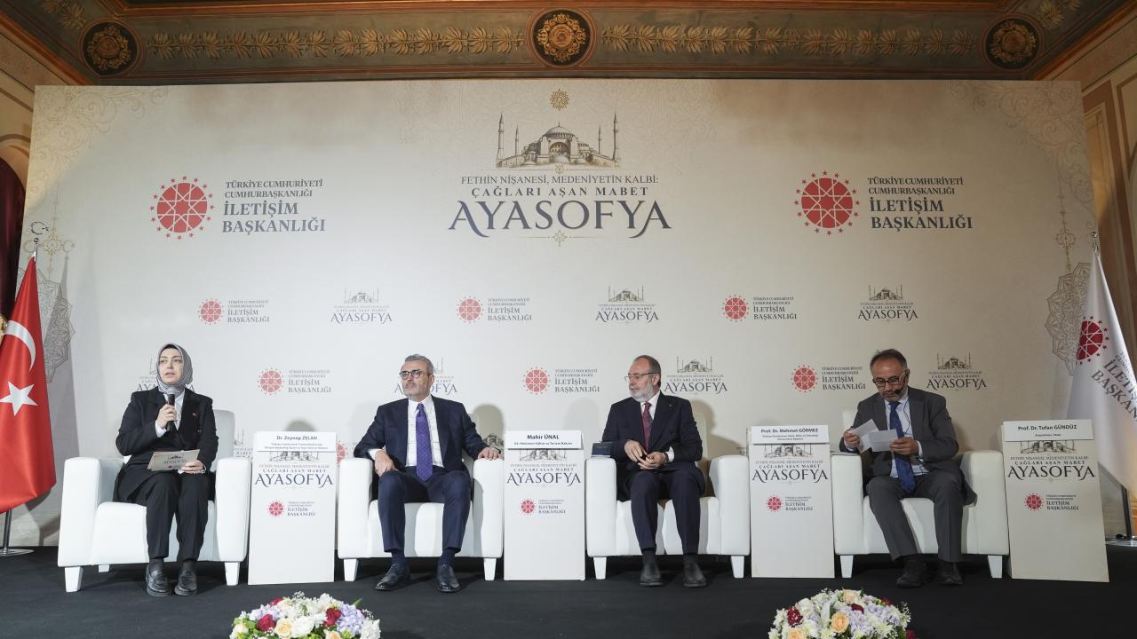 Fethin Nişanesi, Medeniyetin Kalbi: Çağları Aşan Mabet Ayasofya paneli düzenlendi