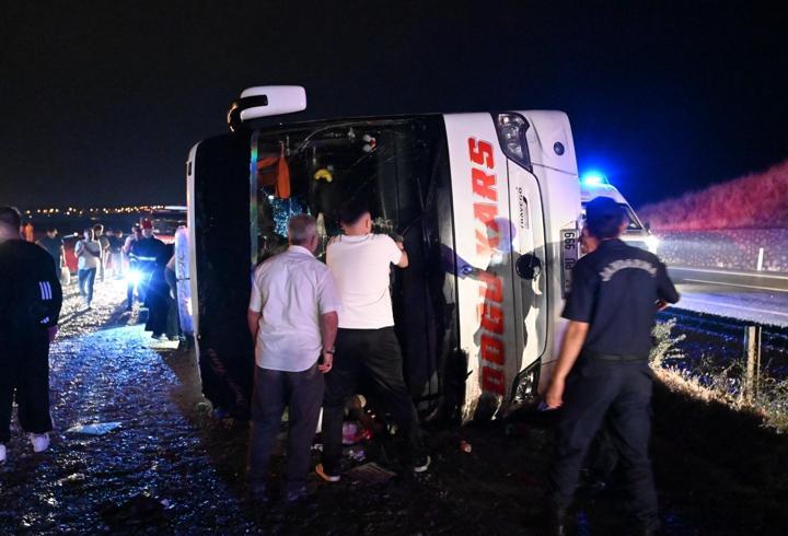 Kırıkkale’de yolcu otobüsü devrildi: 40 yaralı