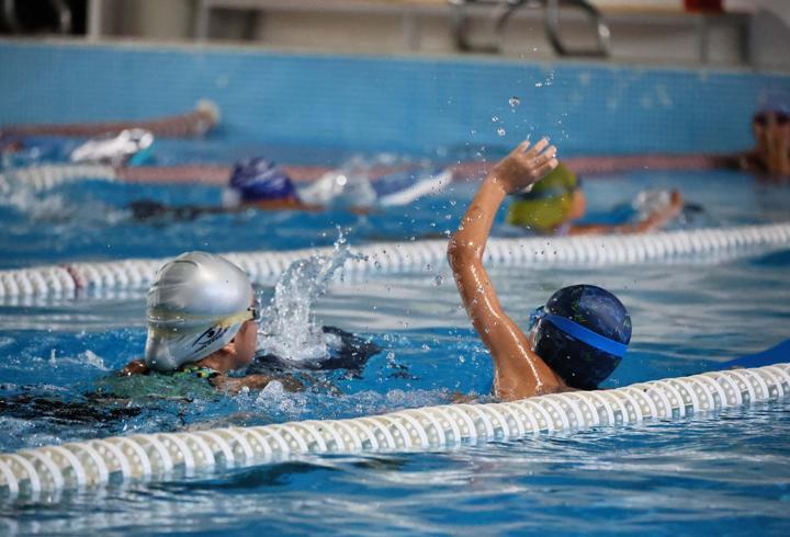 Bodrum'da ücretsiz yüzme kursları devam ediyor
