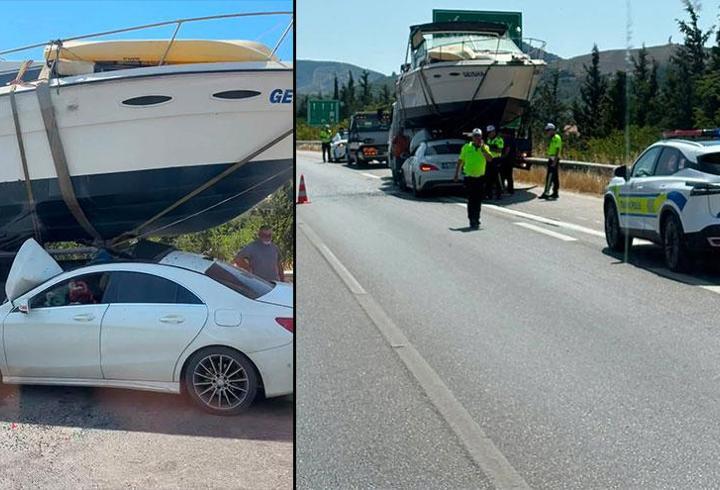 İzmir’de otomobil tekneyle çarpıştı