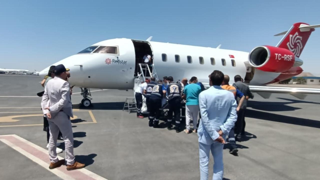 Mısır'da trafik kazası geçiren 3 Türk vatandaşı Türkiye'ye getirildi