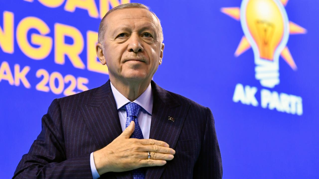 Çeyrek asrı geride bırakan AK Parti, yeni yaşını kutlamaya hazırlanıyor