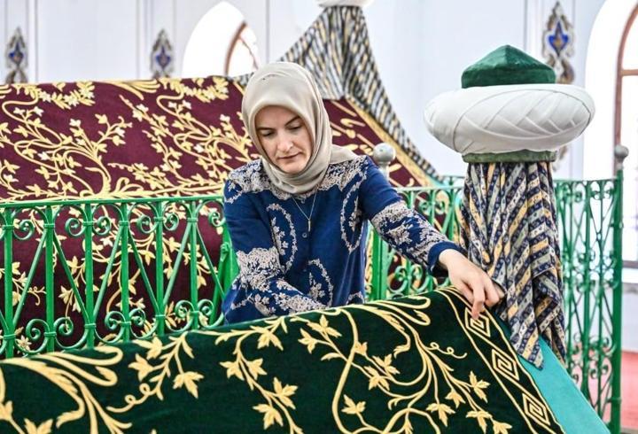 Bursa’da hanedan türbelerindeki puşideler yenileniyor