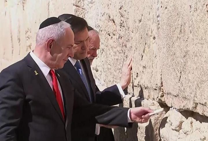 Netanyahu diken üstünde mi?