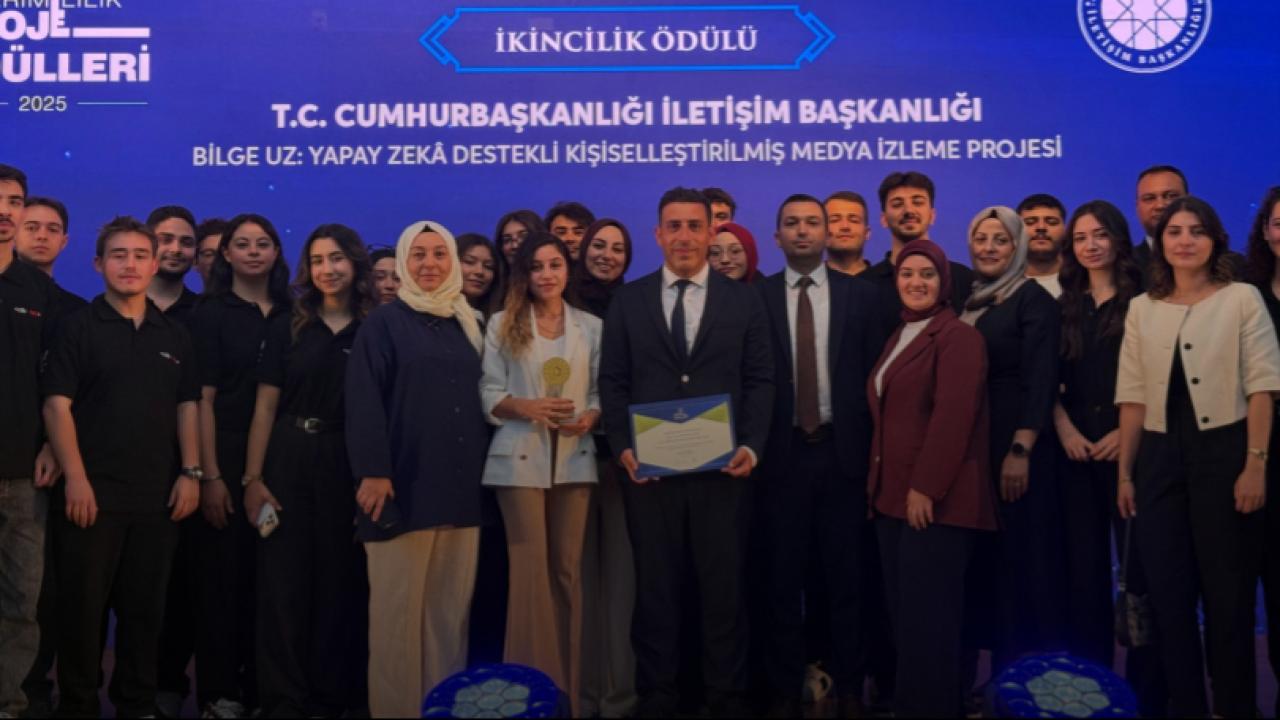 "Bilge Uz: Yapay Zeka Destekli Kişiselleştirilmiş Medya İzleme" projesine ödül