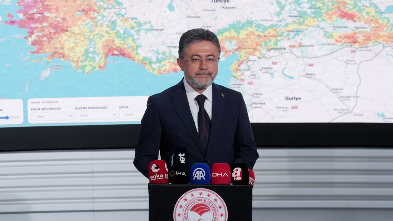 Bakan Yumaklı orman yangınlarına ilişkin son bilgileri paylaştı