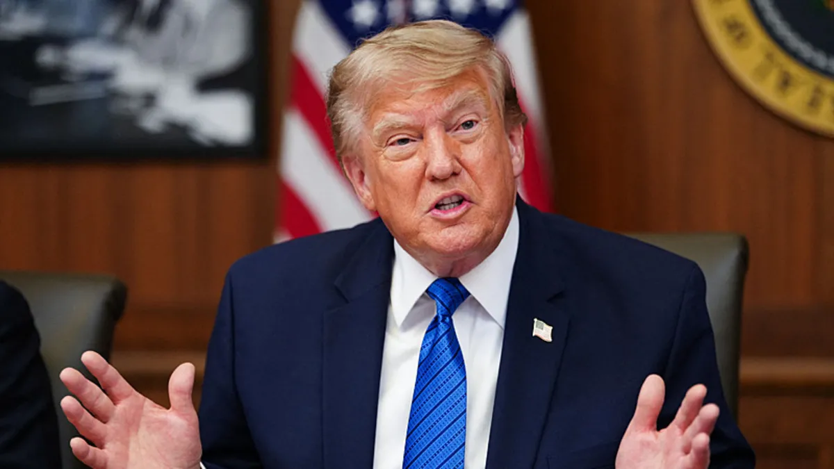 ABD Başkanı Trump'tan İran'a yeni tehdit: "Onları çok sert vuracağız"