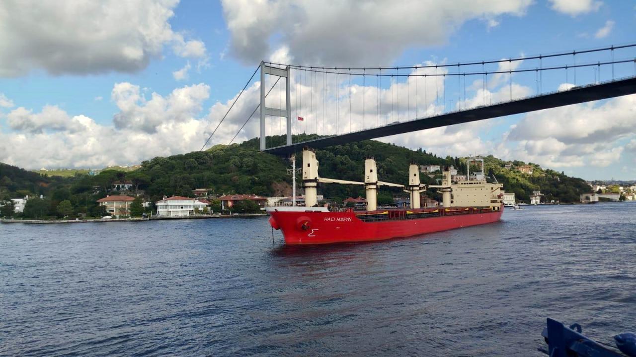 İstanbul Boğazı'nda gemi trafiği yeniden açıldı