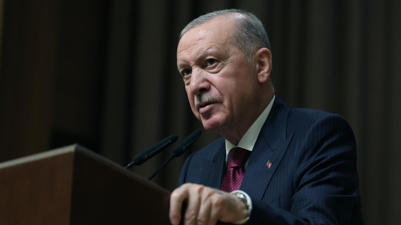Cumhurbaşkanı Erdoğan: Gençlerimizin en iyi şekilde yetişmesi için tüm gücümüzle çalışıyoruz