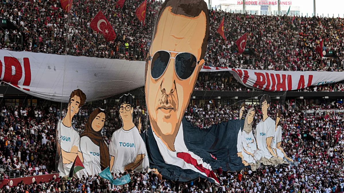 RAMS Park'ta tarihi buluşma: TÜGVA Yaz Okulu Finali'nde Başkan Erdoğan'a özel koreografi