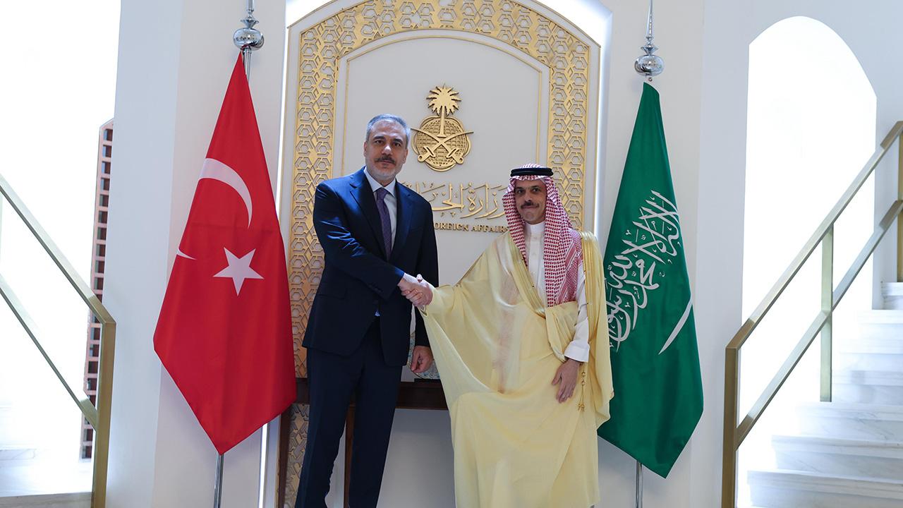 Dışişleri Bakanı Fidan Suudi mevkidaşı Bin Ferhan ile görüştü
