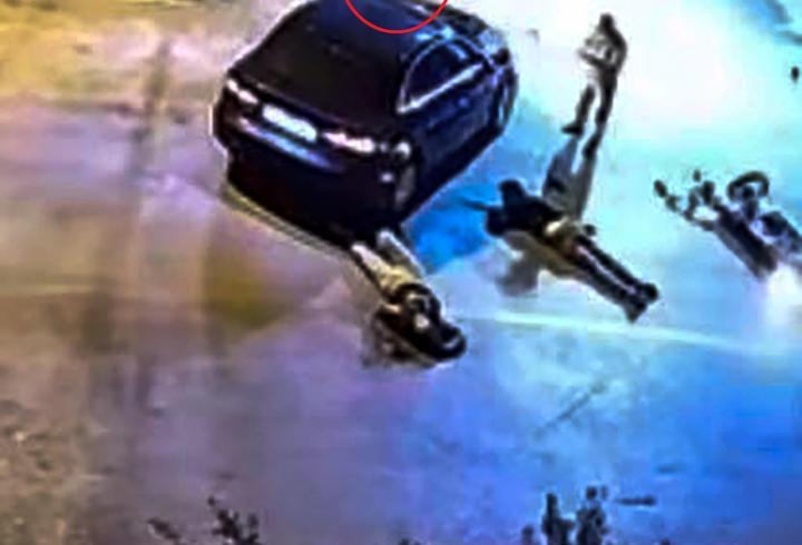 Otomobiliyle motosiklete çarptı, kaputtaki çocuğu indirip yaralıları ezerek kaçtı; o anlar kamerada