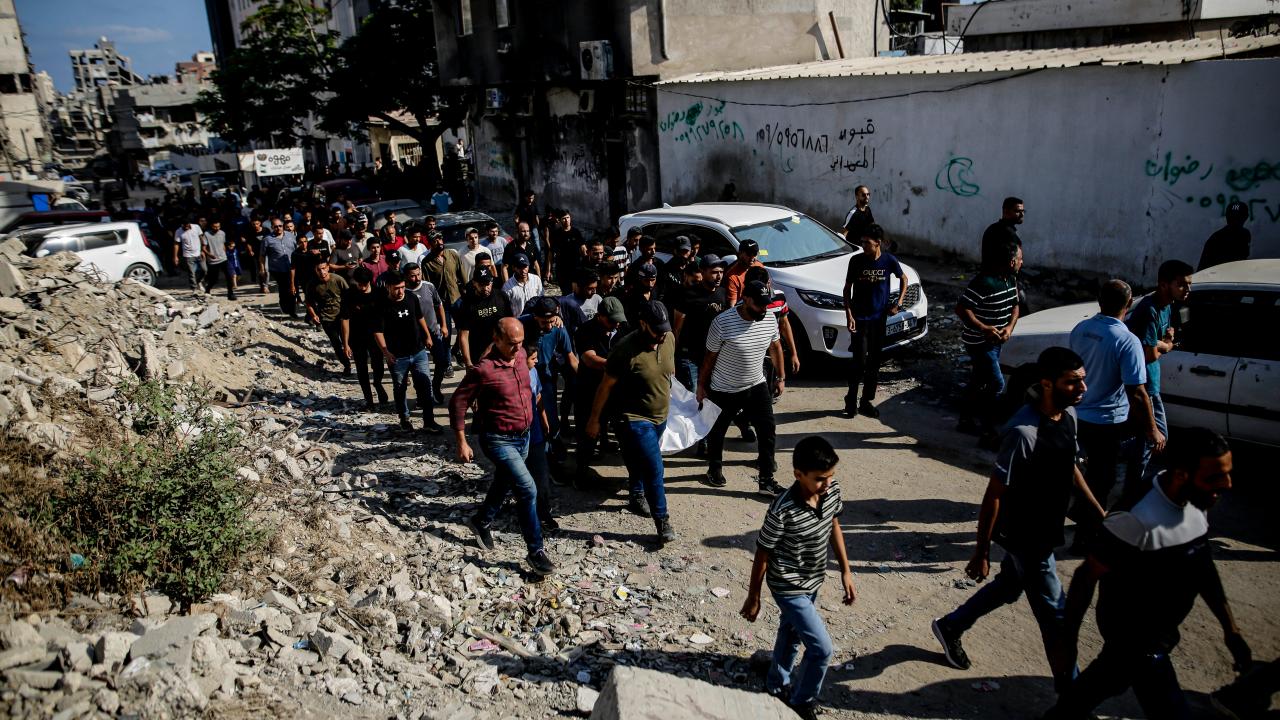 Katil İsrail'in Gazze'ye saldırılarında 14 masum öldürüldü