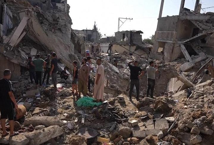 İsrail Gazze'de hastane vurdu: 10 ölü
