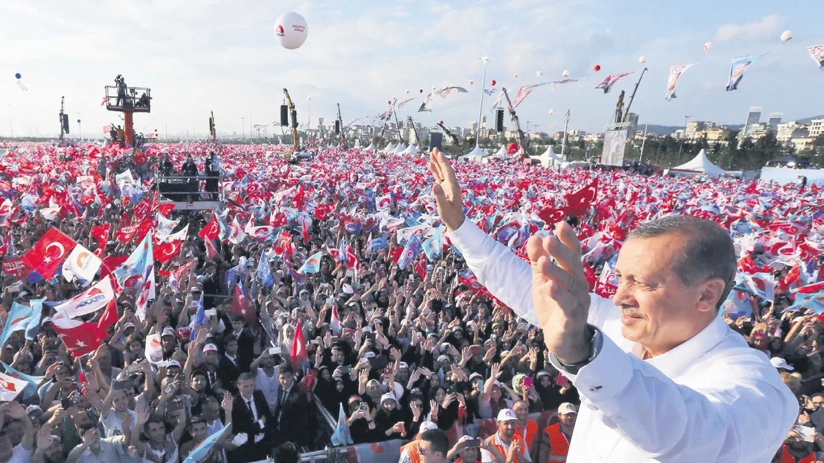 Hizmetle geçen 25 yıla özel gazete