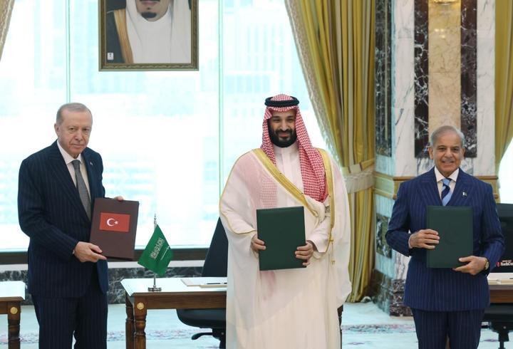 SON DAKİKA! "Mekke savunma anlaşması" imzalandı