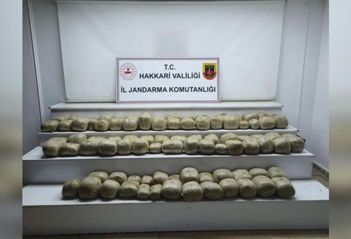 Hakkari'de 253 kilo esrar ele geçirildi